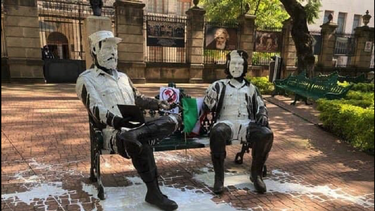 vandalizan estatuas de fidel castro y che guevara en mexico