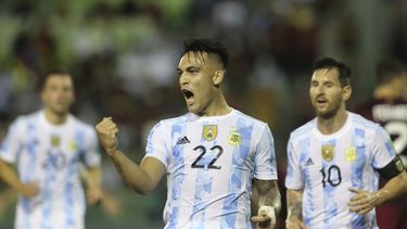 Argentina se florea al ganar de visita 3-1 a Venezuela