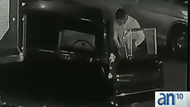 americateve | Un barrio de Hialeah fue asolado por un ladrón que robó en una docena de autos.
