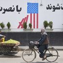 Imagen cotidiana afuera de donde antes estaba la embajada de EEUU en Kabul, Afganistán, el 5 de junio de 2025. (AP Foto/Ebrahim Noroozi)