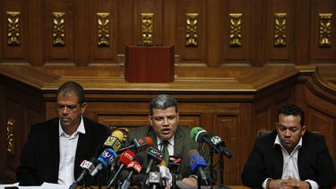 conflicto en el congreso agrava la crisis en venezuela