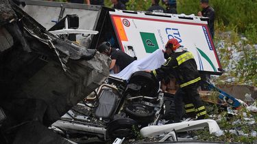 Mueren 26 personas por colapso de puente en Italia