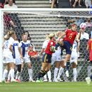 España golea 4-1 a Finlandia en Eurocopa femenina