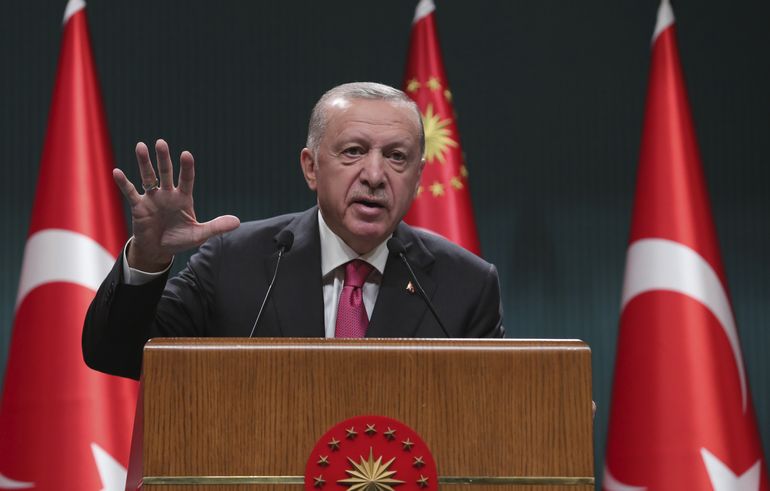 Presidente turco amenaza con nueva incursión en Siria