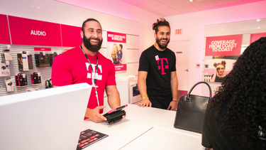 t-mobile sube su salario minimo a $20 dolares la hora