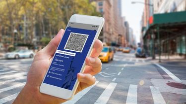 nueva york lanzo un pasaporte digital de vacunacion contra el covid-19 para asistir a conciertos, eventos deportivos y otros lugares masivos