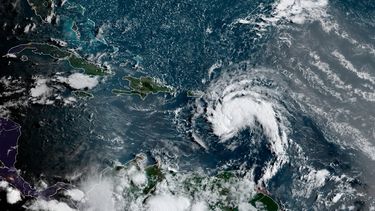 tormenta tropical fred se debilita tras llegar a dominicana