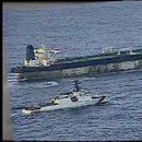 Esta imagen, tomada de un video proporcionado por el Departamento de Defensa de Estados Unidos, muestra al buque Munro de la Guardia Costera de Estados Unidos siguiendo al MV Bella 1 en el océano Atlántico el miércoles 7 de enero de 2026. (Departamento de Defensa a través de AP) Esta imagen, tomada de un video proporcionado por el Departamento de Defensa de Estados Unidos, muestra al buque Munro de la Guardia Costera de Estados Unidos siguiendo al MV Bella 1 en el océano Atlántico el miércoles 7 de enero de 2026. (Departamento de Defensa a través de AP)