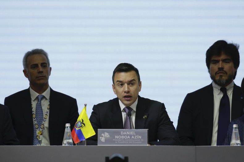 El presidente de Ecuador, Daniel Noboa, durante su intervención en la 29ma Cumbre Iberoamericana, en Cuenca, Ecuador, el viernes 15 de noviembre de 2024. (AP Foto/Patricio Terán)