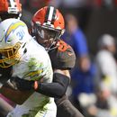 Fuente AP: Browns pactan canje con Falcons por Deion Jones