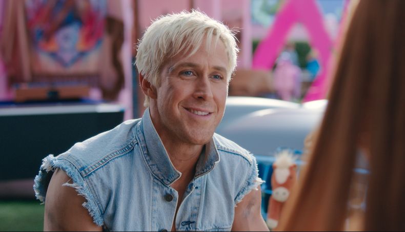 En esta imagen proporcionada por Warner Bros. Pictures, Ryan Gosling en una escena de Barbie. (Warner Bros. Pictures vía AP)