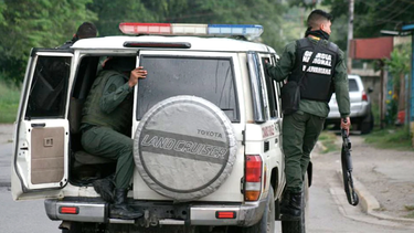 venezuela: los 15 perturbadores dias que vive un pueblo venezolano: guerrilleros, falso grupo policial, amenazas, extorsion, robo de ganado y carcel