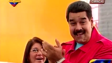 Sin vergüenza: Maduro y Sra. bailan salsa en Miraflores