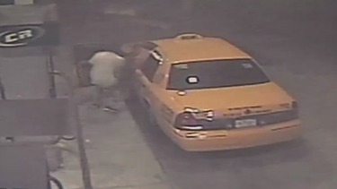 buscan a presunto responsable de asaltar y balear a un taxista hispano en miami