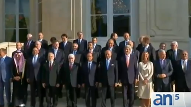 americateve | Los ministros de una veintena de países se encuentran reunidos en Paris para intentar coordinar esfuerzos para luchar contra el Estado Islámico que cada vez cobra más fuerza.