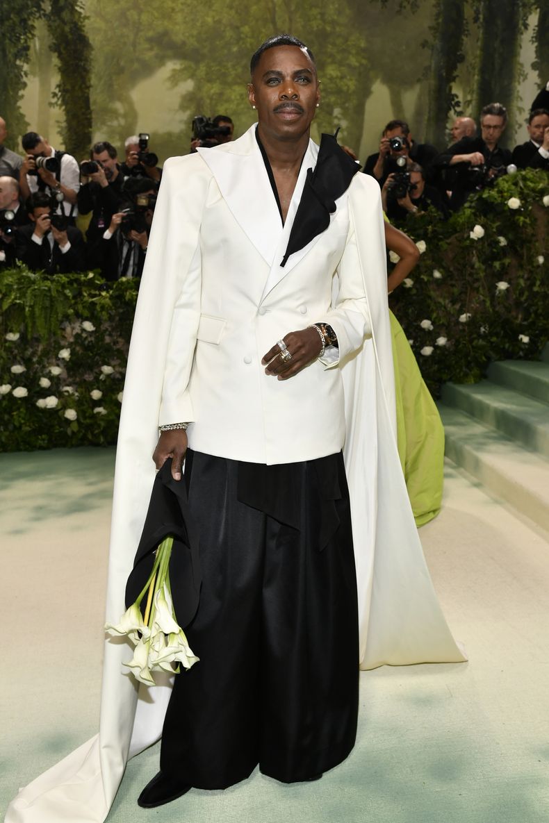 Colman Domingo llega a la gala benéfica del Instituto del Vestido del Museo Metropolitano de Arte para celebrar la inauguración de la exposición Sleeping Beauties: Reawakening Fashion el lunes 6 de mayo de 2024, en Nueva York. (Foto Evan Agostini/Invision/AP)