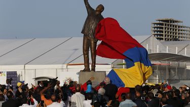 Venezolanos desahogan descontento con imágenes de Chávez