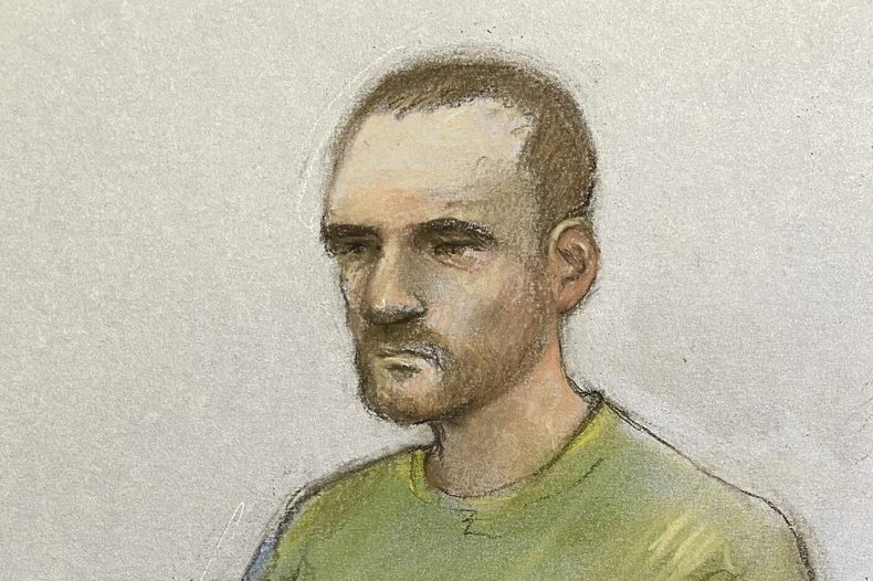 Bosquejo de Marcus Arduini Monzo en el tribunal en Londres. Monzo fue declarado culpable de un asesinato con espada el 25 de junio del 2025. (Elizabeth Cook/PA via AP)