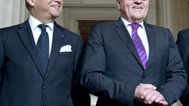 americateve | Foto del 1 de abril del 2014 del ministro de Relaciones Exteriores franc&eacute;s Laurent Fabius, izquierda, y su contraparte alem&aacute;n Frank-Walter Steinmeier en Weimar, Alemania. (Foto AP/Jens Meyer, File)