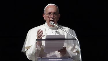 el papa exhorta a resolver el caso de cubanos varados