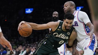 Tatum y Brown guían a Celtics a triunfo al inaugurar campaña