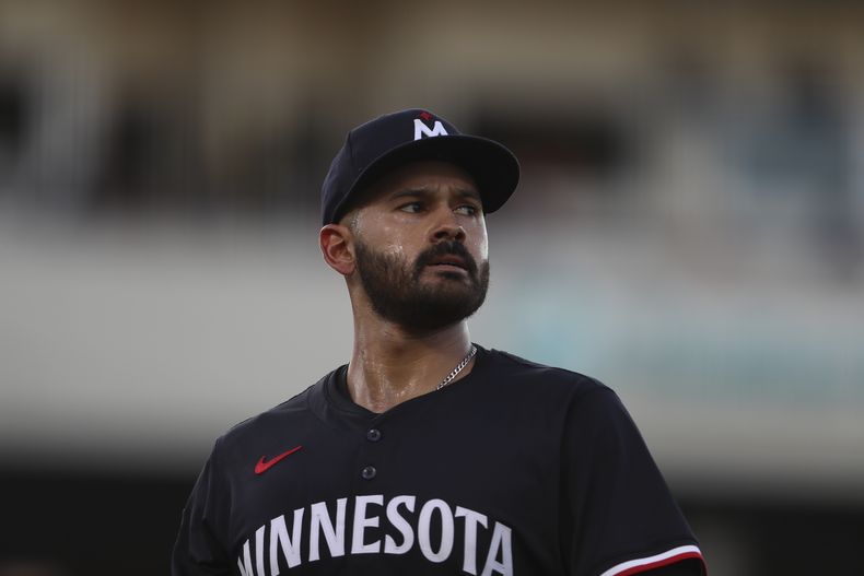 ARCHIVO - Foto del 3 de junio del 2025, el pitcher venezolano de los Mellizos de Minnesota Pablo López en el montículo en la segunda entrada ante los Atléticos. (AP Foto/Scott Marshall, Archivo)