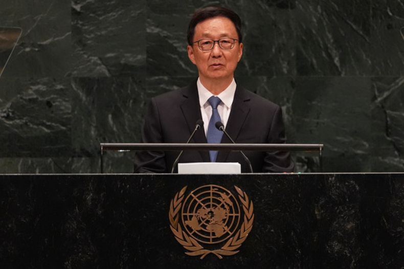 El vicepresidente chino Han Zheng interviene durante la 81ra sesión de la Asamblea General de Naciones Unidas, en la sede de la ONU, el sábado 26 de septiembre de 2026. (Foto AP/Heather Khalifa)