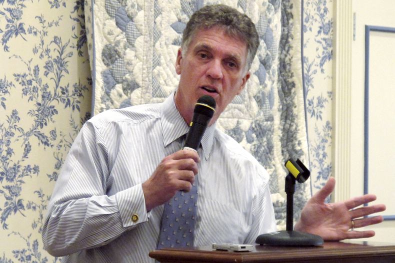 El ex congresista David Weldon en The Villages, Florida, el 31 de mayo del 2012. (AP foto/Brendan Farrington)