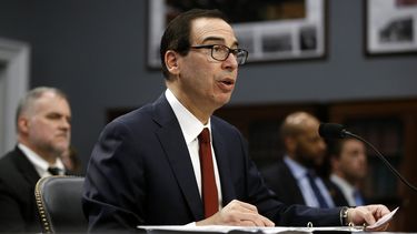 Mnuchin trata de cumplir con la ley sobre impuestos de Trump