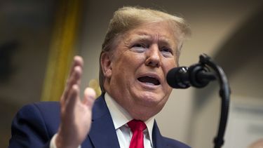 Trump se lleva crédito de reducción de mortalidad por cáncer