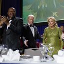 El presidente de Estados Unidos, Joe Biden, y la primera dama, Jill Biden,llegan a la cena de la Asociación de Corresponsales de la Casa Blanca en el Washington Hilton de Washington, el sábado 29 de abril de 2023. (AP Foto/Carolyn Kaster)