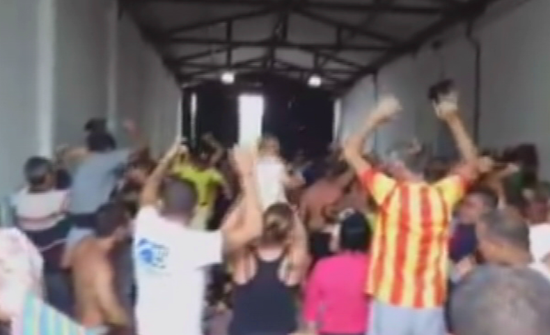 cubanos en quito.png