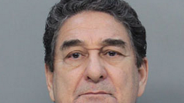 americateve | Artista cubano arrestado por fraude, Francisco Centurión, de 71 años, un destacado mimo y comediante, está entre los 22 arrestados.
