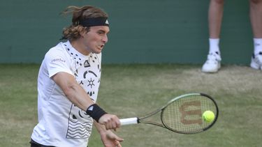 Tsitsipas se cita con Kyrgios en Halle