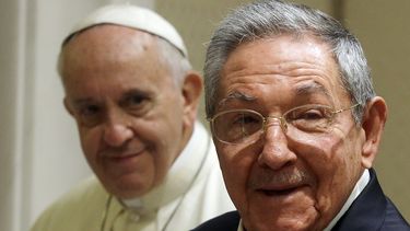 raul castro y el papa francisco se reunen en el vaticano