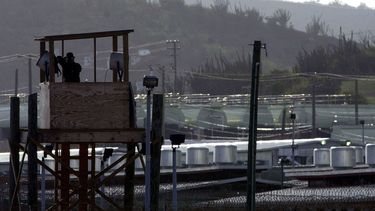 bajo perfil de biden sobre guantanamo en 20mo aniversario