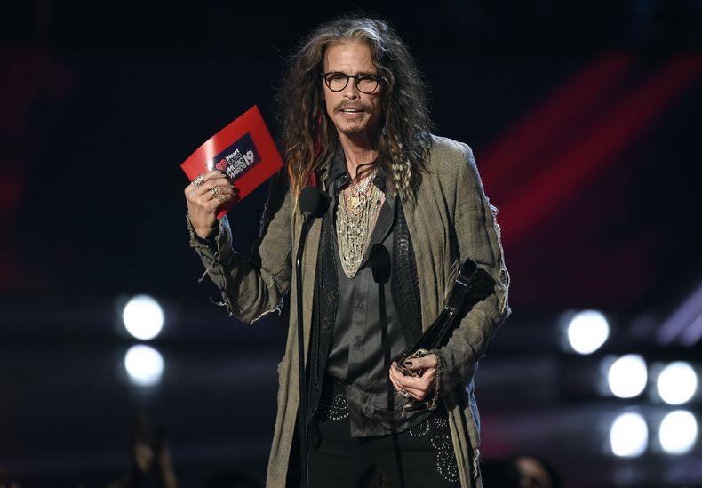 ESP-CEL STEVEN TYLER-VIOLENCIA SEXUAL