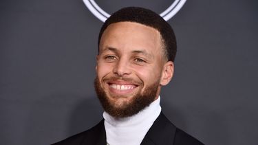 Curry lanza novelas gráficas sobre estrellas del deporte