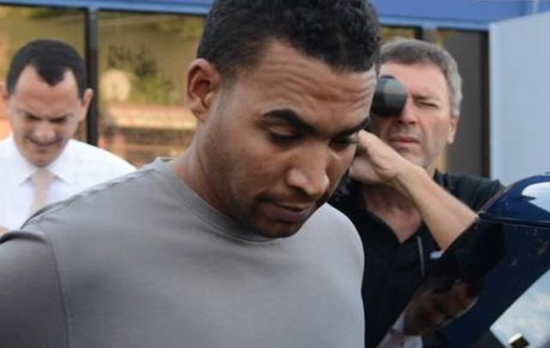 El reguetonero Don Omar fue arrestado en la madrugada de hoy por alegada violación a la Ley 54 de Violencia Doméstica.