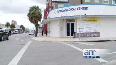 roba dinero en efectivo de conocido centro medico