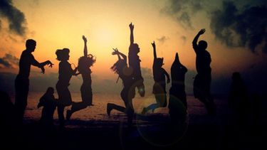 americateve | Infobae seleccionó cinco aplicaciones para formar nuevas amistades con individuos y grupos de personas