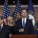 Sondeo muestra apoyo a pesquisa de juicio político a Trump