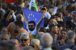 Moción de censura en Bulgaria podría frenar una UE ampliada