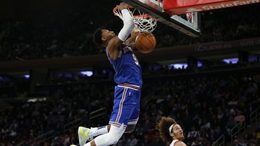 Barrett anota 31, Knicks apabullan a Blazers