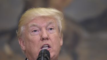 Trump usa redes sociales para quejarse de investigaciones