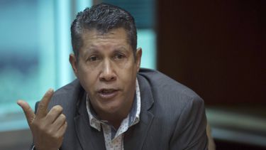 Maduro y opositor inscriben candidaturas para presidenciales