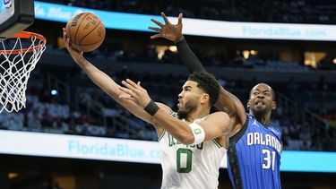 Tatum y White dan victoria a Celtics ante Magic
