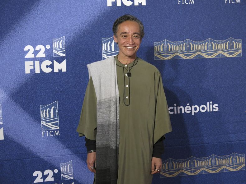 El actor Roberto Sosa llega a la alfombra roja de la película Pedro Páramo en el Festival Internacional de Cine de Morelia, el sábado 19 de octubre de 2024, en Morelia, México. (Foto AP/Berenice Bautista)