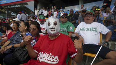 Clásico: México anuncia nómina encabezada por Urías y Kirk
