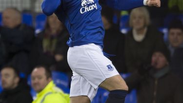 americateve | Ross Barkley, del Everton, festeja luego de anotar frente a Queens Park Rangers en el partido de la liga Premier inglesa disputado el lunes 15 de diciembre de 2014 (AP Foto/Jon Super)